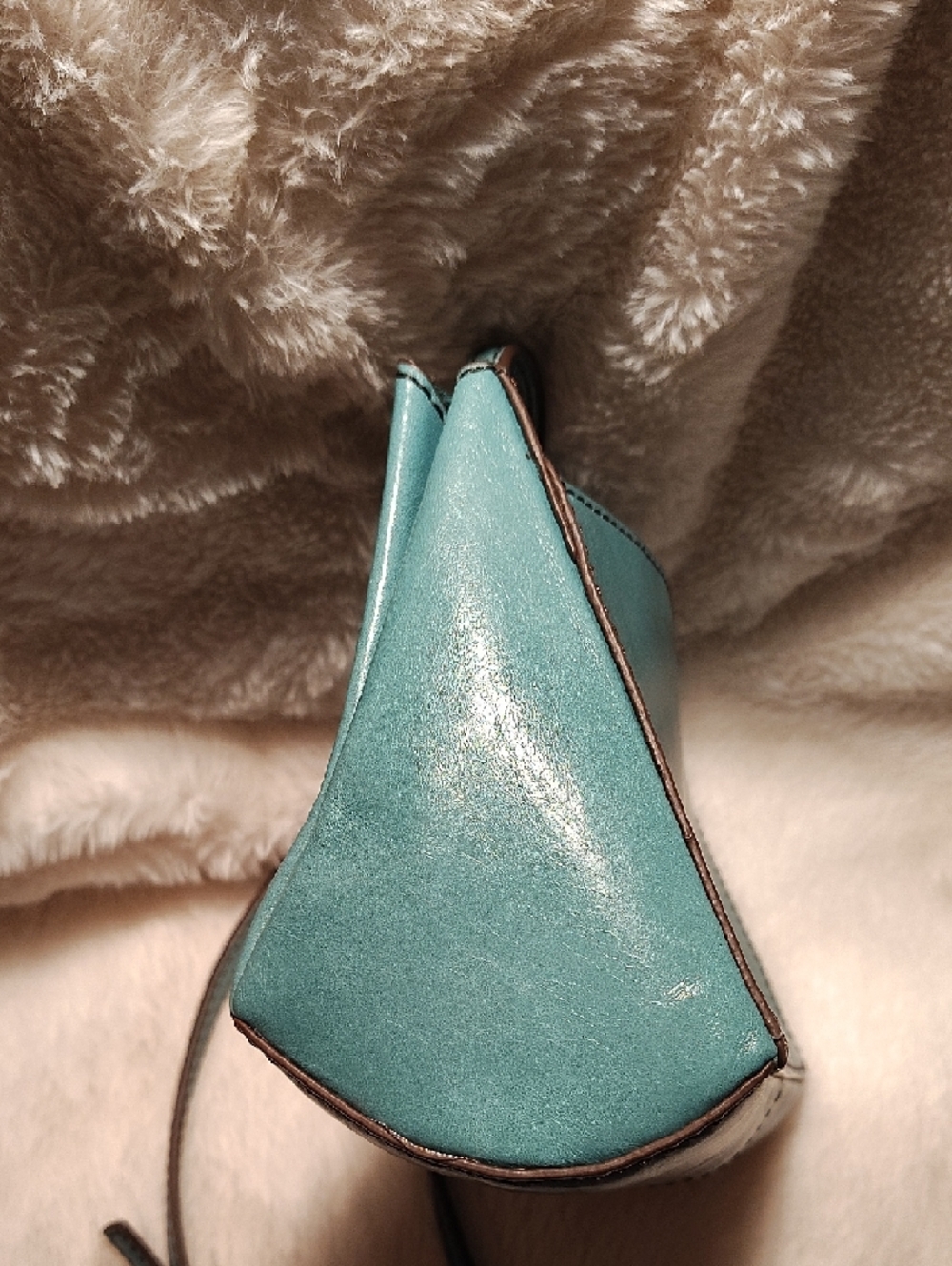 HOBO Seafoam Green Leather Crossbody with Gold Ring - Picture 10 of 10